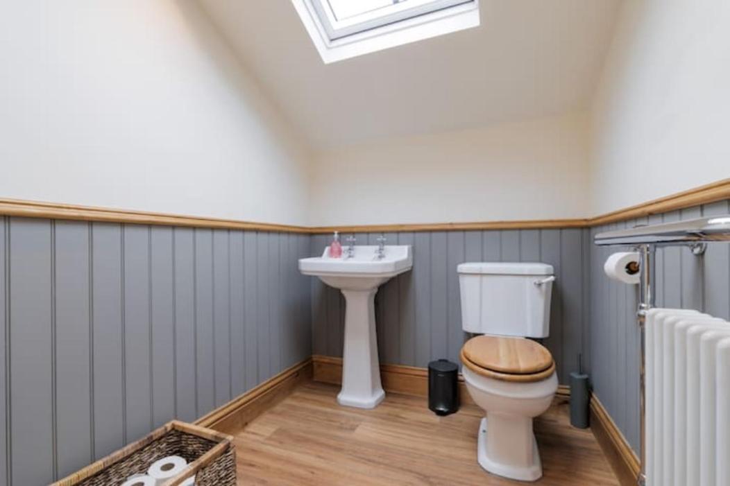 5 Star Cottage On The Green With Log Burner - Dog Friendly أوستويك المظهر الخارجي الصورة